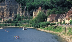 le village de La Roque Gageac dans le Périgord noir en Dordogne proche de sarlat